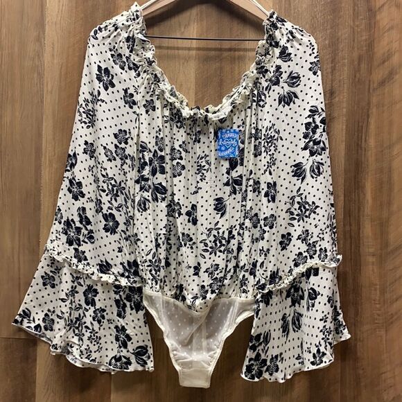 FREE PEOPLE - Bell Sleeve Bodysuit - Picture 1 of 7